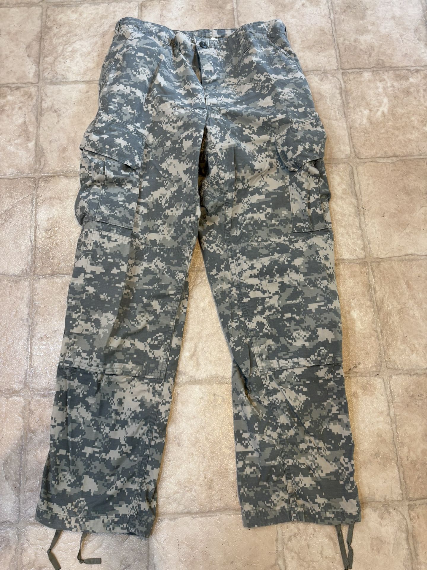 Military Surplus Cargo Pants, Medium, Like New