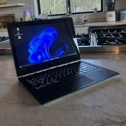 Lenovo Yoga 900 13 13.3-Inch MultiTouch Convertible Laptop (Core i7-6560U, 256GB SSD, 8GB RAM) - Silver