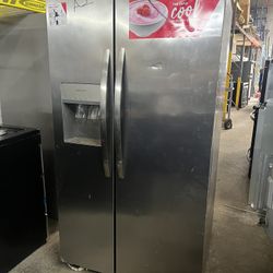FRIGIDAIRE SIDE BY SIDE REFRIGERATOR
