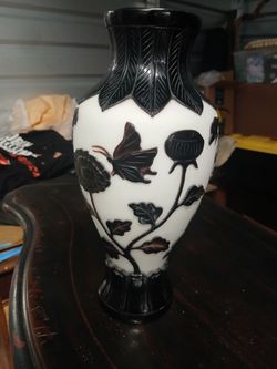 Bejing glass vase- very fine