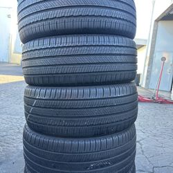 SET OF TIRE 235 45 18 MICHELIN 85% LIFE