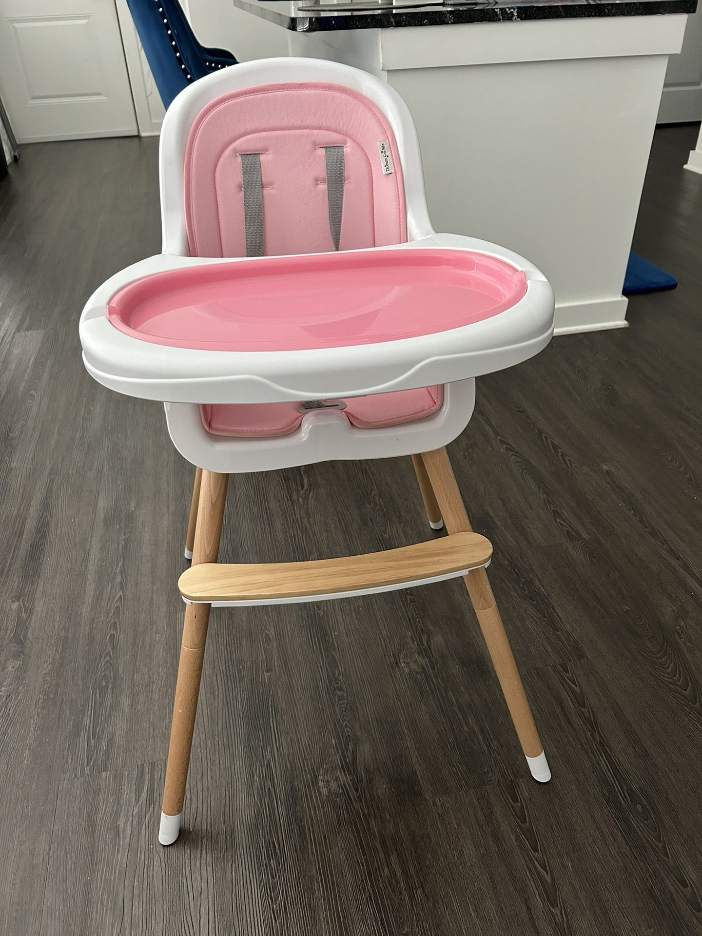 2 in 1 convertible highchair
