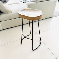 Set Of 4 Modern Wooden Bar Stool with Sleek Black Metal Legs