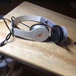 Beats plug in headphones