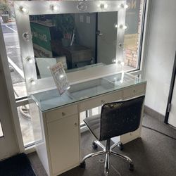 Vanity Set! $699! Easy Financing! 🚨🛋️🩷 