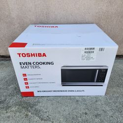 Toshiba Microwave 2.2 Cu Ft / Microondas