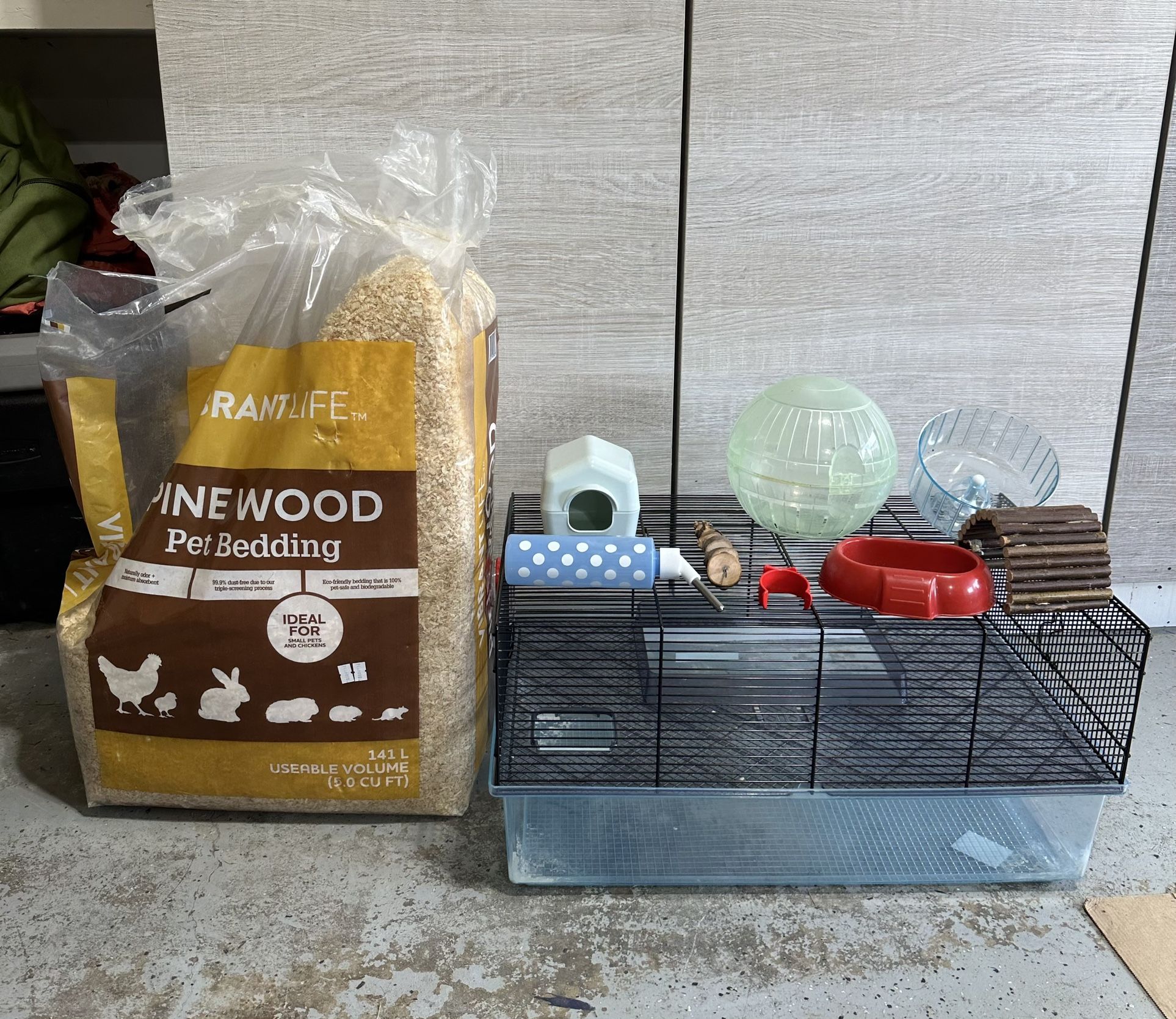 Hamster 2 Stories cage, Bedding And Accessories