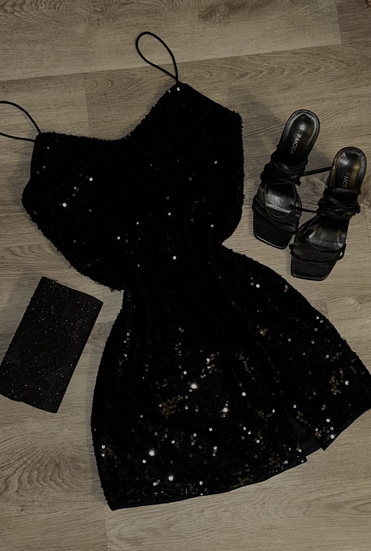 Black Sequence BodyCon Dress🤩 Heels And Purse Are Available For Sale