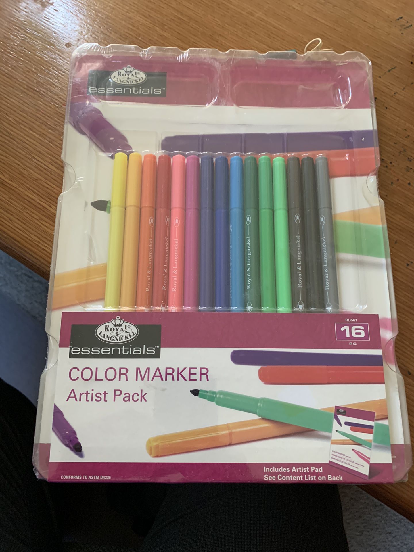 RD561 Royal Langnickel Essentials 16 Pack Color Marker Artist Pack