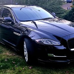 2016 Jaguar XJ 
