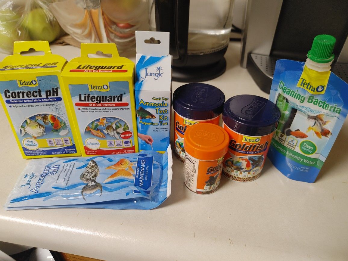 Goldfish care and food