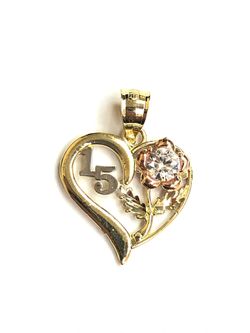 Beautiful heart inside cubic zirconia flower and 15 Anos pendant 14K REAL YELLOW, WHITE & ROSE GOLD. Description⬇️