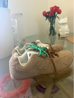 Woman’s shoes