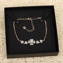 A chic, fashionable and design necklace