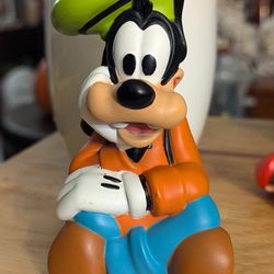 Disney Collectible Goofy Plastic Display Toy 4"