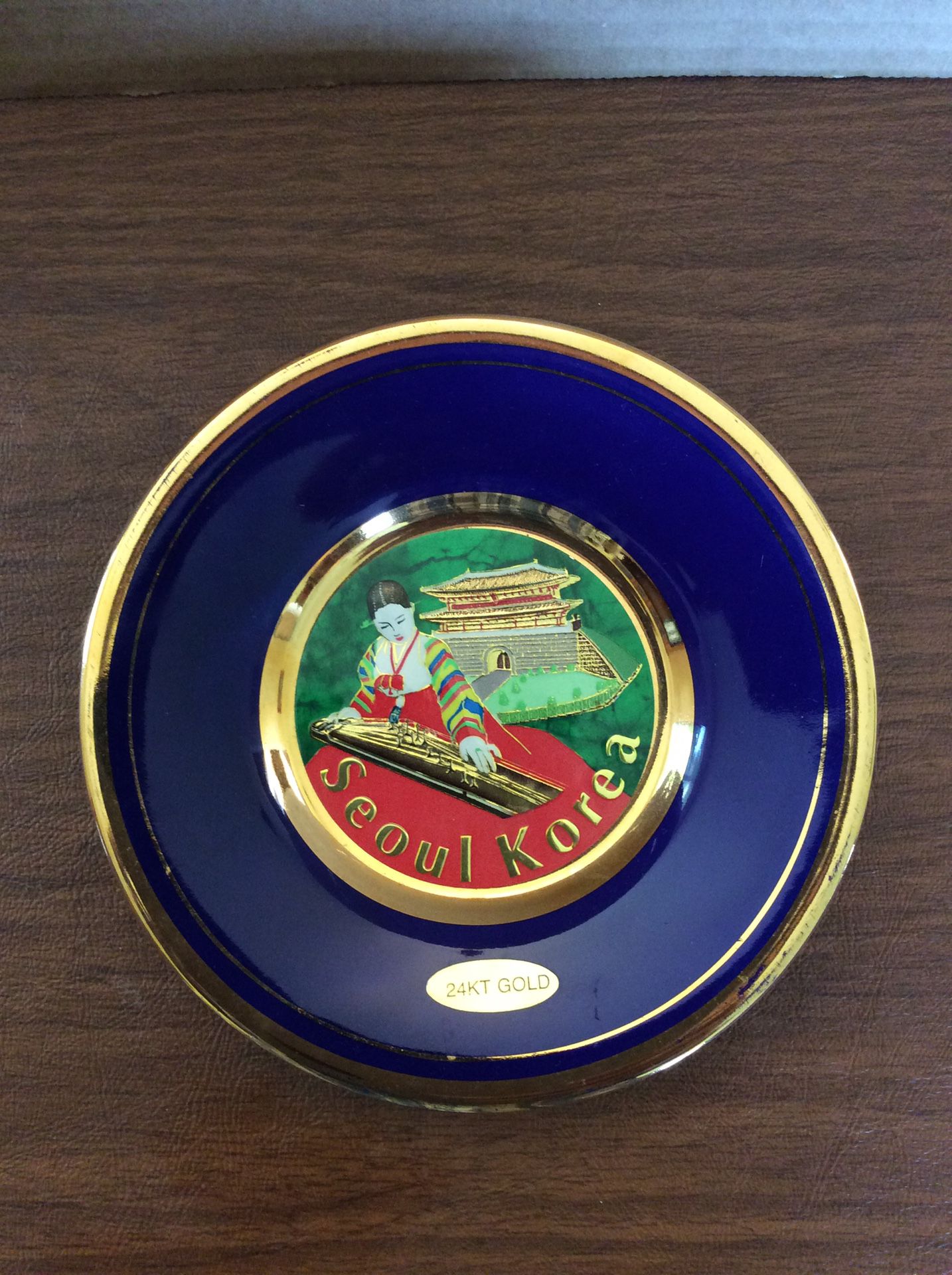 The art of Chokin collectors plate with 24 K gold rim.