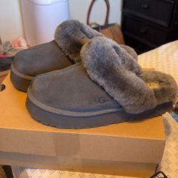 UGG slippers 