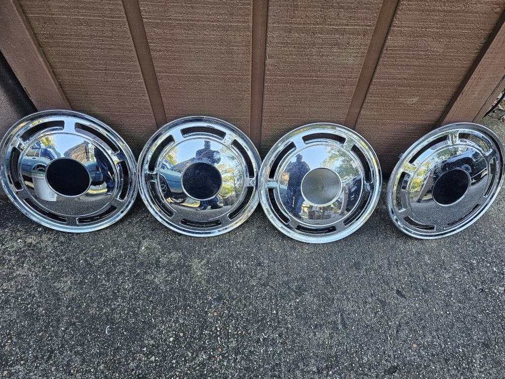 CAPRICE HUB CAPS