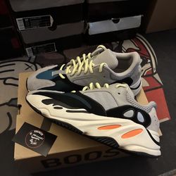Yeezy 700 waverunner Sz 10