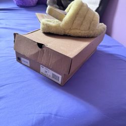 Size 4 UGGS