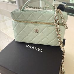 Beautiful Caviar Vanity CC