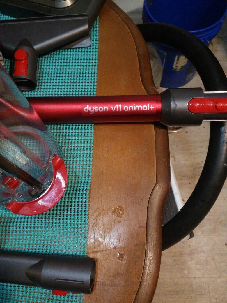 Dyson V11 Animal + .red &grey
