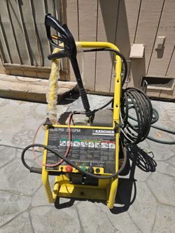 Karcher pressure washer powered by the Honda