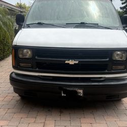 2001 Chevy Van 
