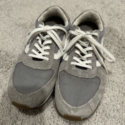 Women's casual shoes size US 6.5
