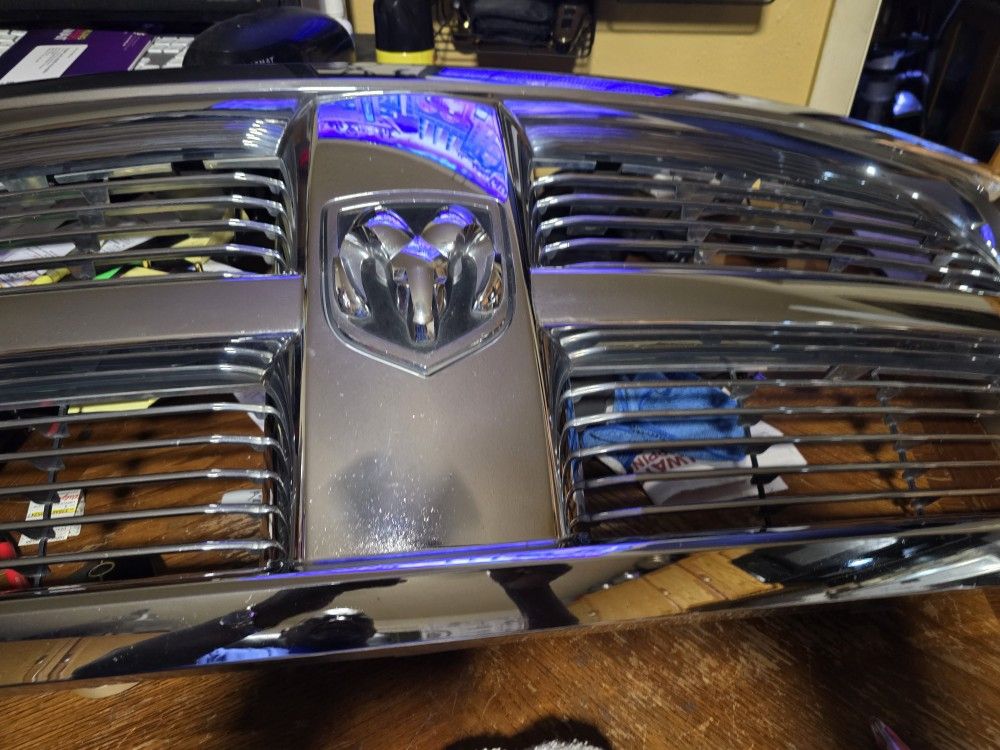 Dodge Ram Front Chrome Grillie Fit 2009 - 18 Slt / Bighorn 1500. Very Clean # 459