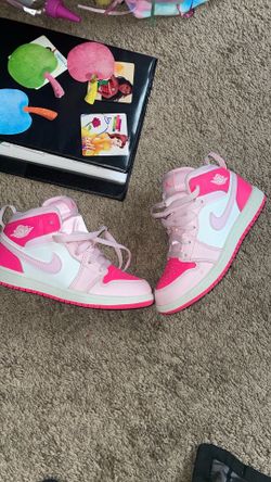 Used once Jordan 1 mid pink size 13 youth