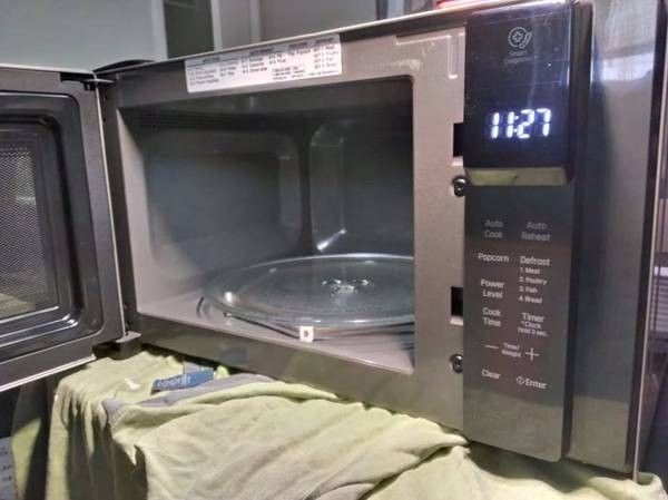 LG NeoChef Countertop Microwave
