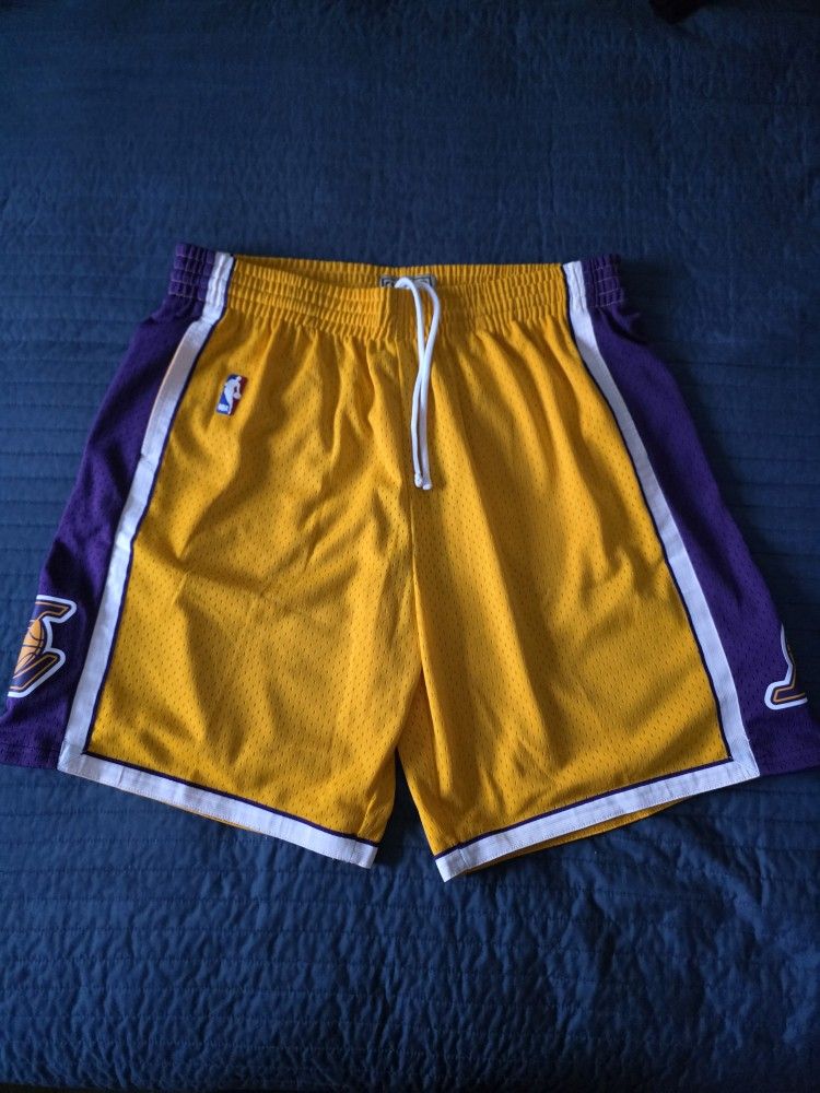 Mens Mitchell & Ness NBA Swingman Shorts 2009 Los Angeles Lakers 2XL
