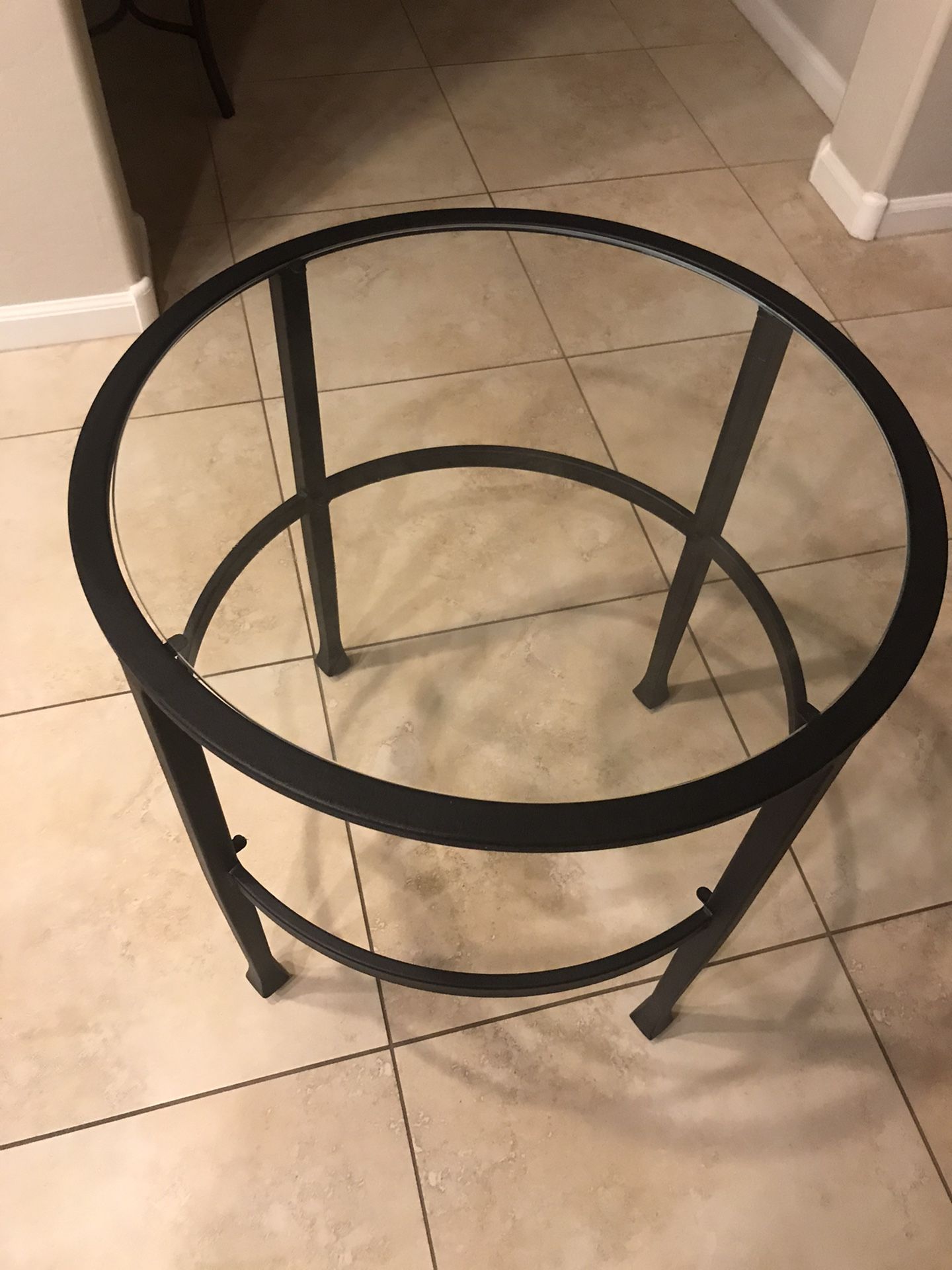 Pottery Barn Tanner 24” Round End Table for Sale in Goodyear, AZ OfferUp