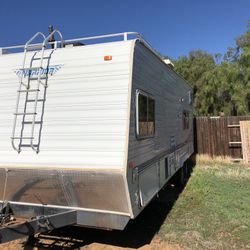 2003 WEEKEND WARRIOR 26'TOY HAULER