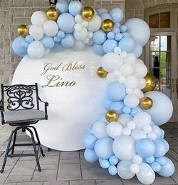 Round backdrop, balloons garland