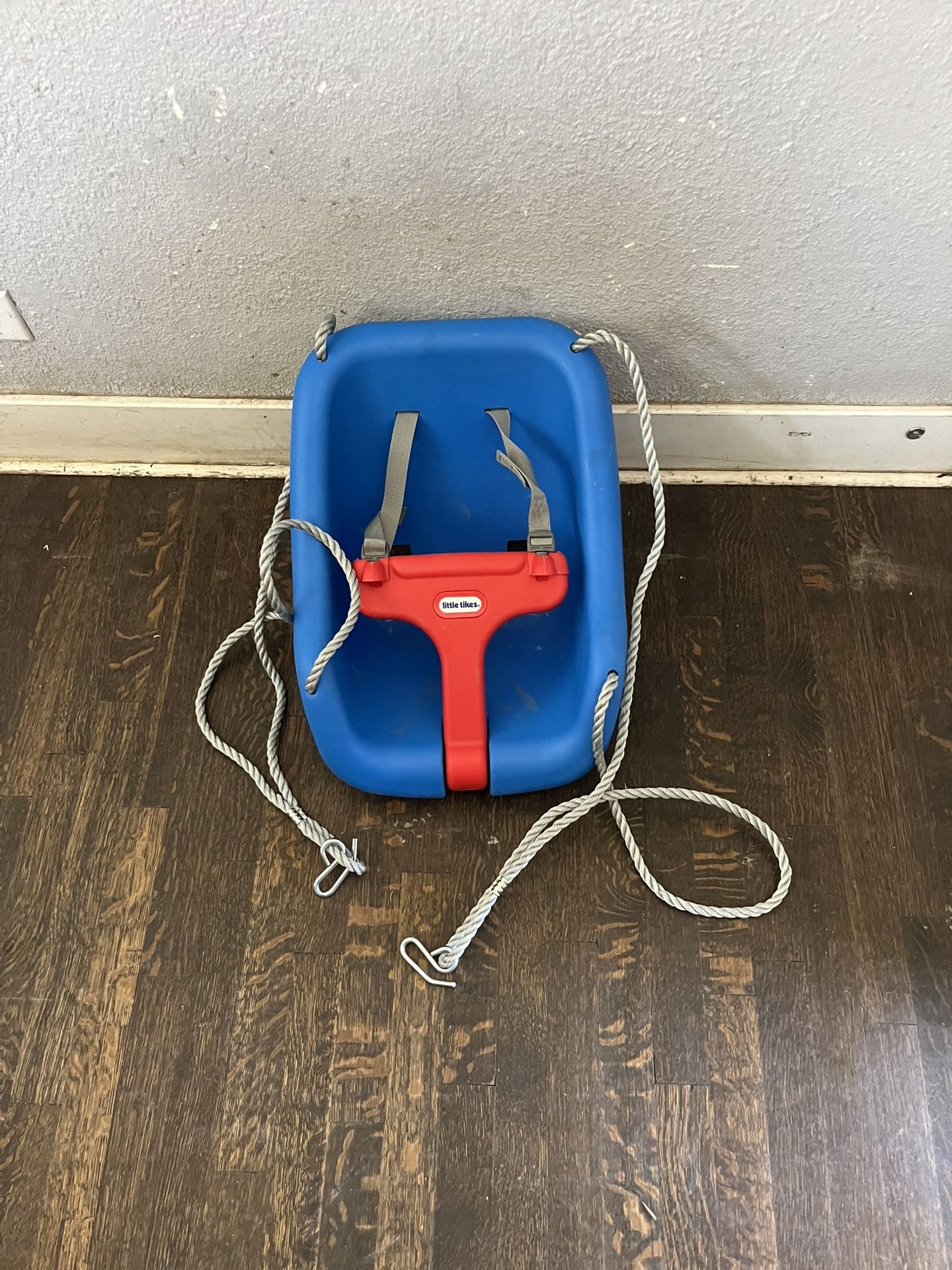 Little Tikes 2-in-1 Snug and Secure Swing, High Back Swing, Blue