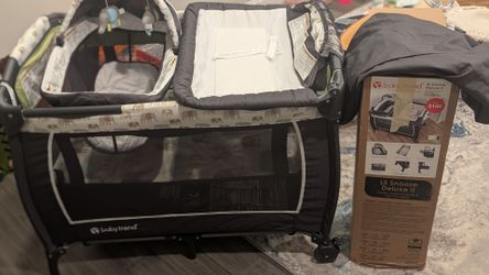 Little snooze deluxe 2 playpen