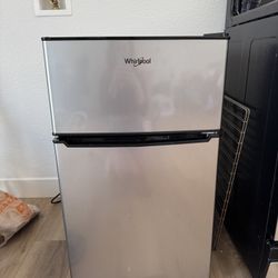 Whirlpool Mini Fridge 
