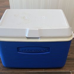 Rubbermaid Cooler