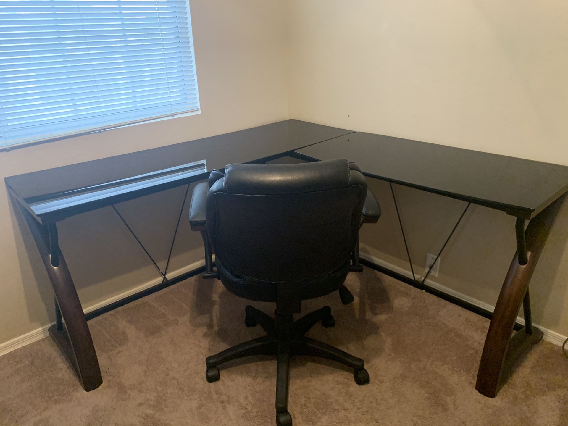 L-Shaped Desk w/matching chair