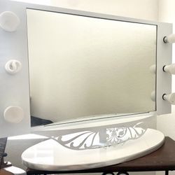 White Light Up Vanity Mirror 