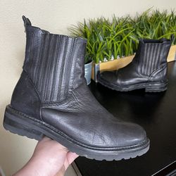 Frye Black Leather Chelsea Boots (contact info removed)