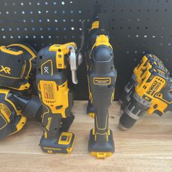 Dewalt 20-Volt MAX XR Cordless Brushless 3-Speed Oscillating Multi-Tool (Tool Only)