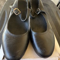 Folklorico Dance Shoes Size (6.5)$30