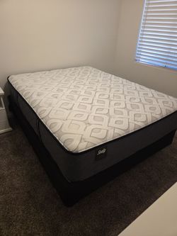 Bedroom furniture queen bed, dresser, night stand