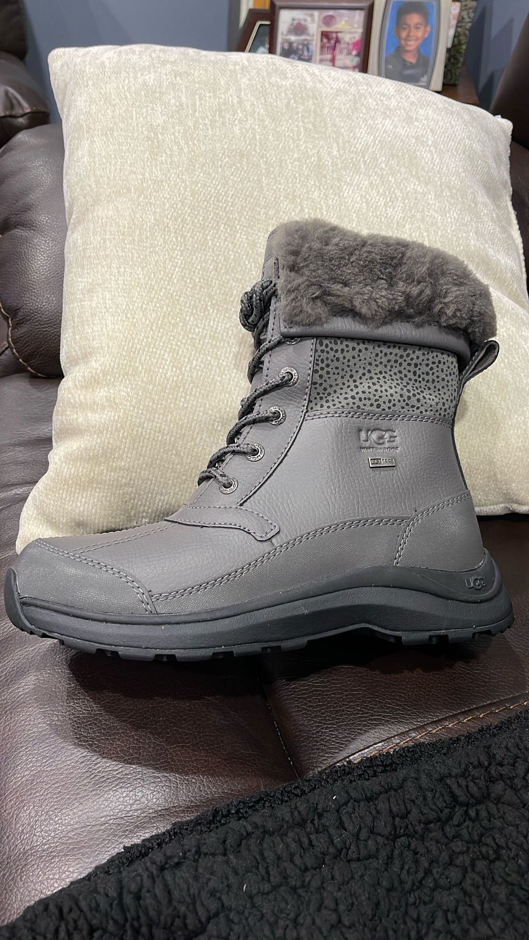 NEW. UGG SNOW BOOTS