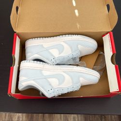 Women’s Nike Dunks