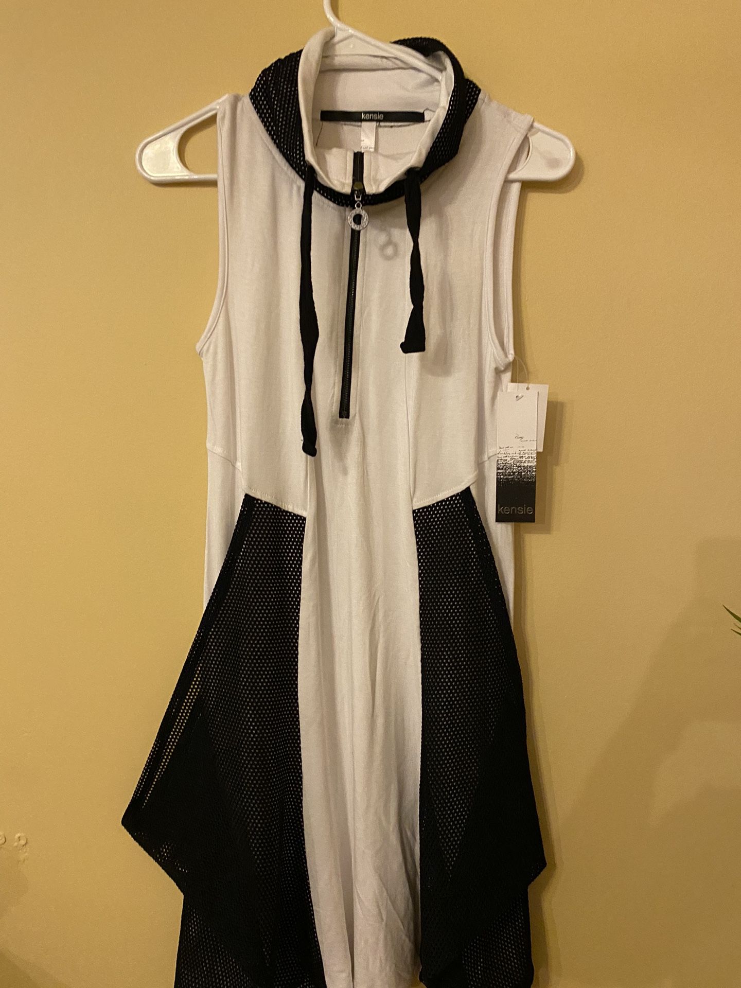 NEW!! Dress KENSIE black &white