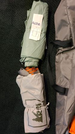 Rei shop alcove windwalls